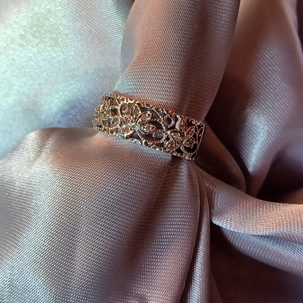 14 kt White Gold and Diamond ring